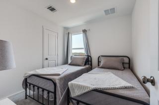 Lackland AFB Graduation dream home, with pool! - San Antonio - 7