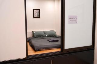 OldQuarter Centre wNetflix - Hanoi - 1