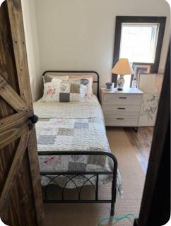 Queen Mountain View Home Stead - Renovo - 1