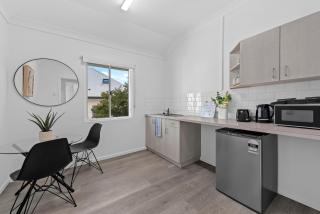 Modern City Centre Studio - Short walk to Hospital - Brisbane - 7