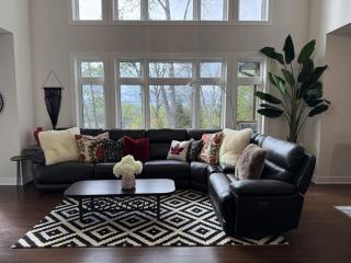 4200sqf Luxury Muskoka Estate in Lake of Bay, Huntsville - 8