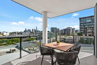 Spacious Apt with Stunning City Views and Car Park! - Brisbane - 7
