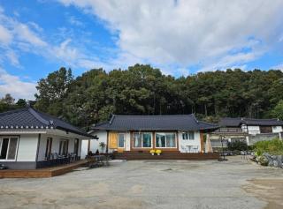 Goryeong Wide House with a Large Yard - - 3