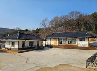 Goryeong Wide House with a Large Yard - - 1