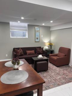Private 2bedroom separate apartment Separate entrance Full privacy 2 car parking smoke and pet free - Pickering - 2