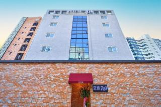 Changwon Jinhae Hotel 701 - Changwon - 1
