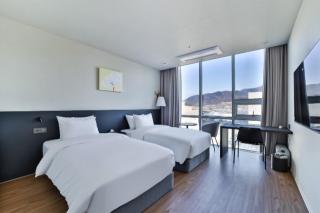 Gimcheon Hotel Maison - Gimcheon - 0