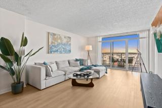 Oceanview 3BR in Marina del Rey! Breathtaking Coastal Views - Los Angeles - 0