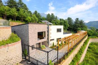 Gapyeong V Courtyard Pension - 6