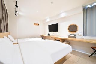 Geojedo Jangseungpo Hotel Carara - Geoje - 0