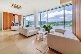 Gapyeong Pension White Cube 24 Spa Pension - 7