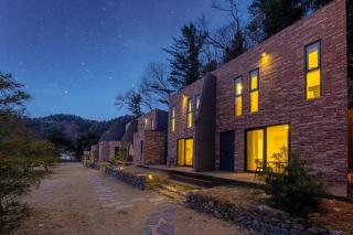 Gapyeong Pension The Q24 Spa N Pool Villa - 4