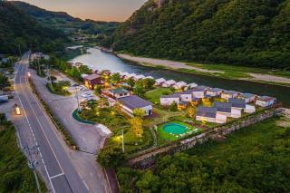 Hongcheon Hutopia Glamping - - 0