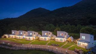 Gyeongju Gamseong The Glamping Pool Villa - 6