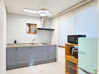 Gyeongju Art Hill Family Group Pet-Friendly Pension - Gyeongju - 4