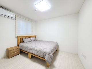 Gyeongju Art Hill Family Group Pet-Friendly Pension - Chŏngnae-dong - 3