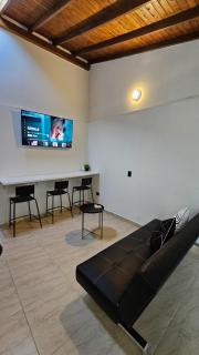 Elegant and Centrally Located Accommodation Easy access - Rionegro - 9