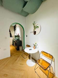 Hanoians Homestay - Street View Apartment 2BR in Old Quarter - 4
