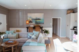 Farm Stay & Private Beach at Pear Tree Cottage - Middleton - 0