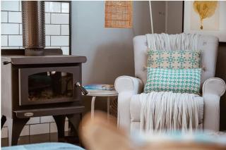 Farm Stay & Private Beach at Pear Tree Cottage - Middleton - 8