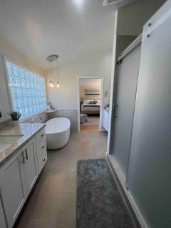 Spacious Home in the Forest - Pebble Beach - 4