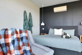 The Nest Luxury Stay Couples Accommodation w Private bath tub on the deck, sky views, disability suitable - Point Lonsdale - 2