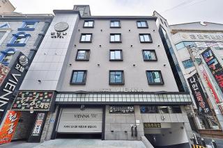 Changwon Vienna - - 3