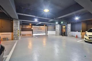 Changwon Vienna - - 1