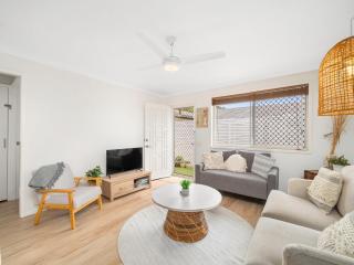 Salt-Air Serenity -Stylish 1-Bed - Redcliffe - 1