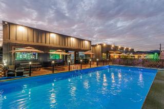 Gapyeong Dogland Dog Caravan Glamping - Mŏk-kol - 0