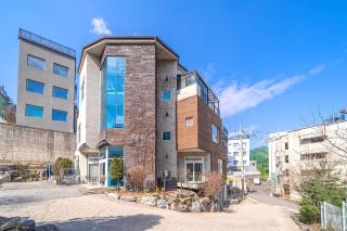 Nami Island Koi Pension - 6