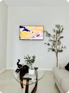 Olive Breeze - Runaway Bay - 6