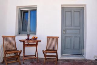 Naxos town 2 beachfront studio with patio - 0