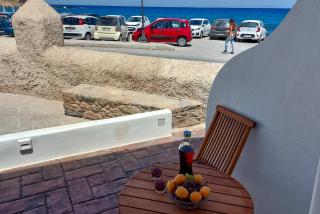 Naxos town 2 beachfront studio with patio - 8