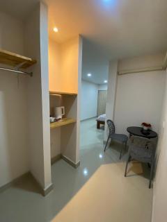 TKH The Bed - Ban Khlong Bang Krathiam - 8