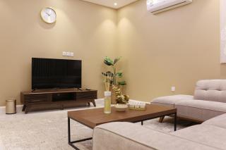 Luxury 2BR with Modern Comforts - Riyadh - 9
