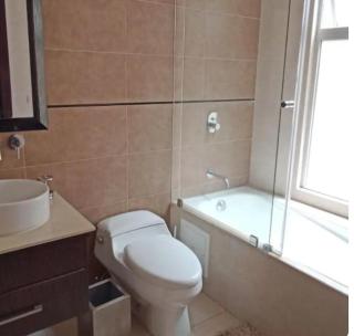 Departamento de lujo en la República del Salvador - Quito - 2