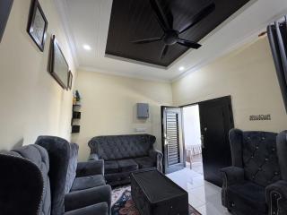 Strategic Location SH 92 Homestay - Kampung Raja - 0