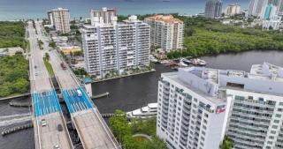 Modern Condo by the Beach, Free Water Taxi! - Fort Lauderdale - 0