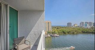 Modern Condo by the Beach, Free Water Taxi! - Fort Lauderdale - 8