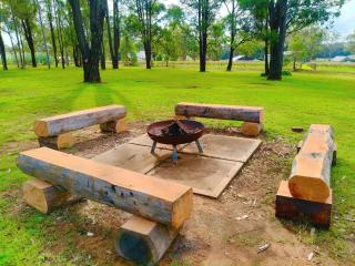 Blaxlands Homestead with Hot Tub walk to Concerts, Weddings and Wineries - Pokolbin - 9