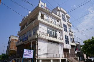 HOTEL MADHAVi PALACE - 0