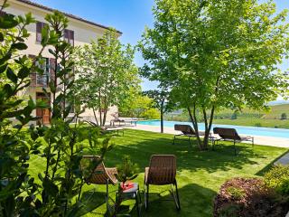 Casa Profumi di Barbera - Infinity Pool, Luxurious bedrooms and Historic Charm - 6