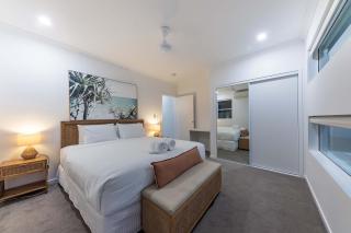 Cove 18 - Luxury beach house - Airlie Beach - 3