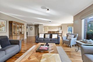 Collins Retreat - 4 Bedroom home with Pool - Bright - 5
