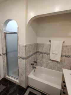 sofi intuit cozy home free parking queen beds - Inglewood - 5