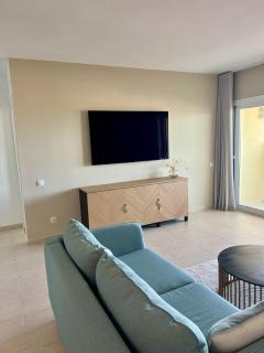 Newly Renovated City & Beach Apartment - Fuengirola - 4