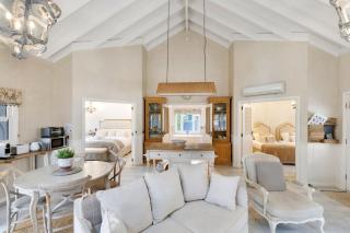 Collins Cottage - Luxury Accommodation - Bright - 5