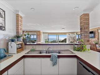 Pet-friendly Beachfront Family Getaway With Views - Mandurah - 1