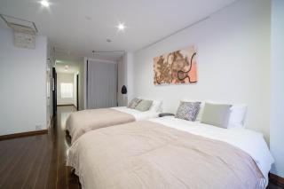 Leisure Stay Osaka USJ, 147m2, 4F Whole House Rental, Family&Group Friendly, Gym&Yoga, 10min USJ, 20min Expo 2025 - 1